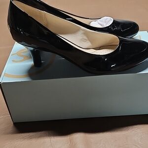 Life Stride Black Patent Heels
